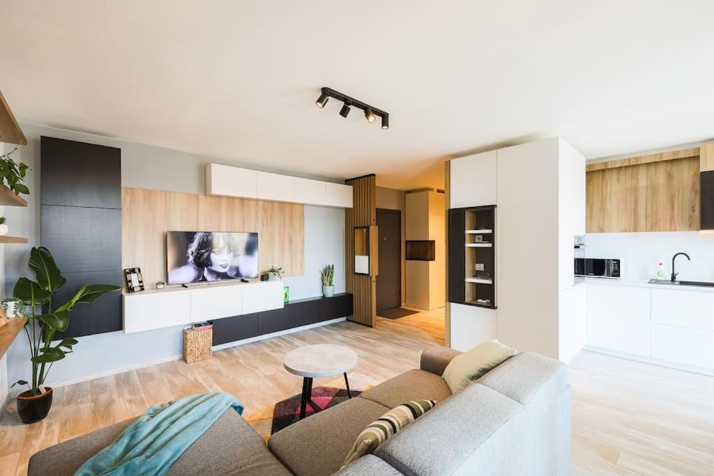 Luxury Apt. Near River & Parking Timisoara Luaran gambar