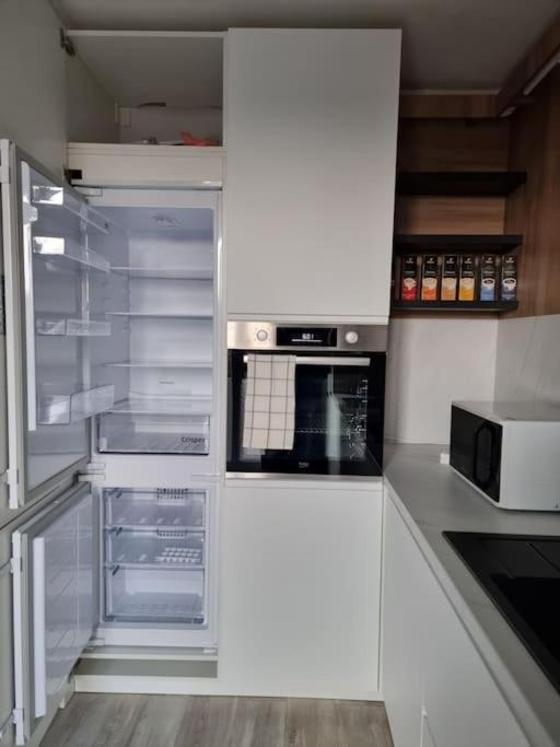 Luxury Apt. Near River & Parking Timisoara Luaran gambar