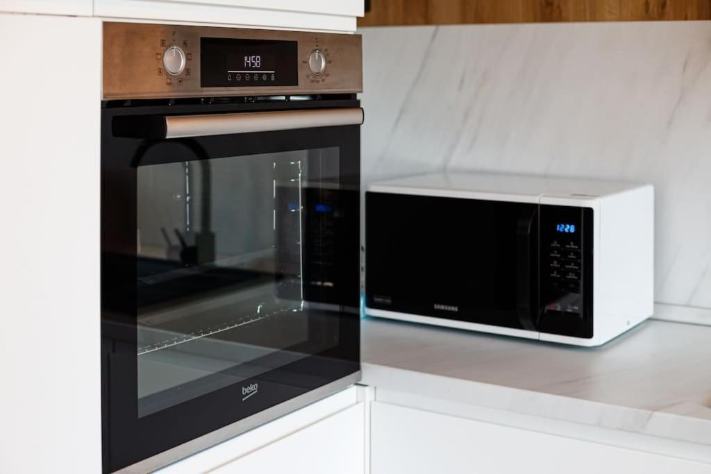 Luxury Apt. Near River & Parking Timisoara Luaran gambar