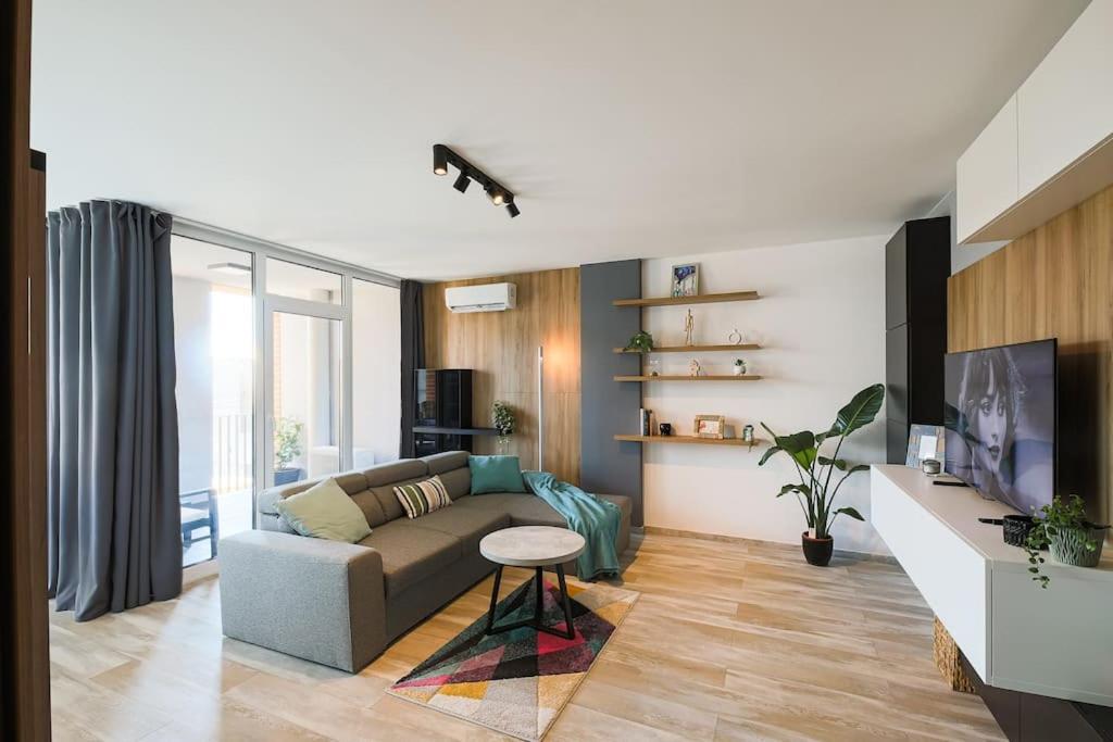 Luxury Apt. Near River & Parking Timisoara Luaran gambar