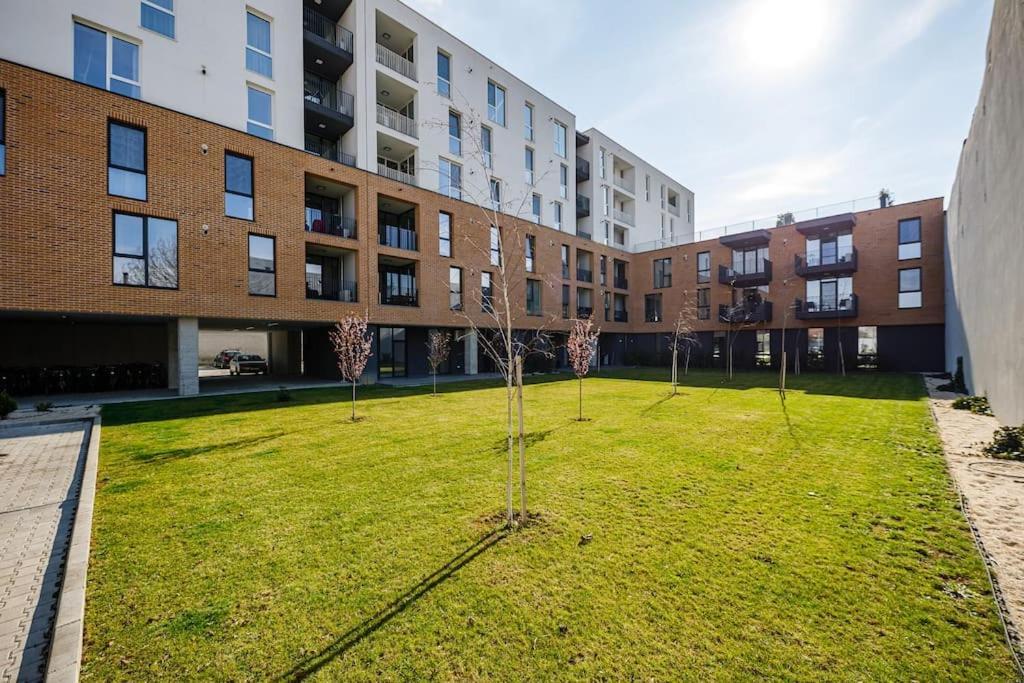 Luxury Apt. Near River & Parking Timisoara Luaran gambar