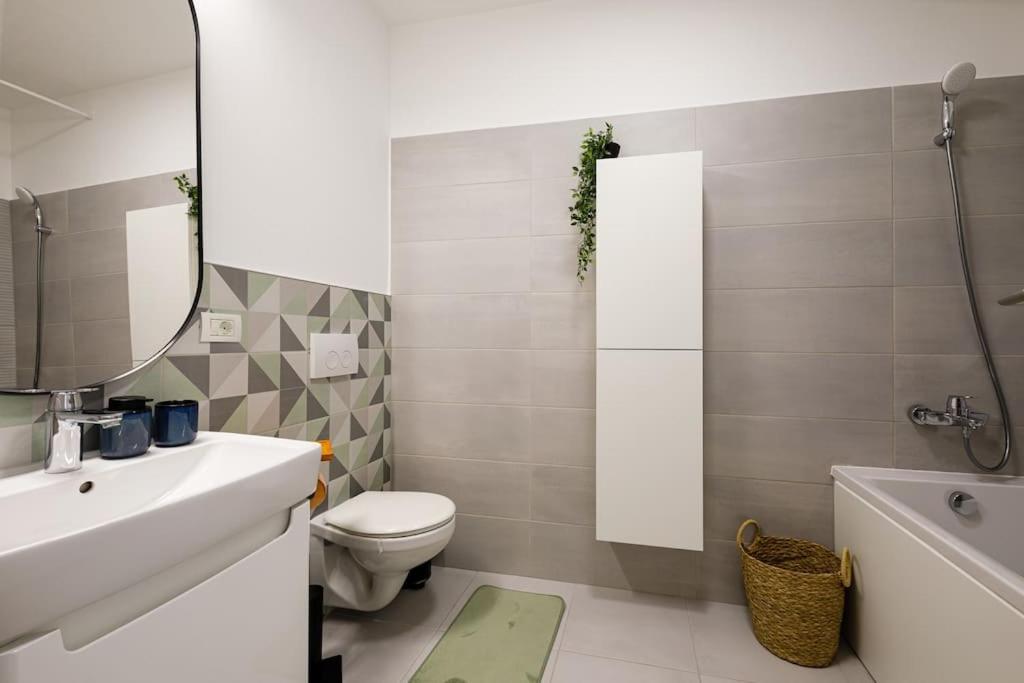 Luxury Apt. Near River & Parking Timisoara Luaran gambar